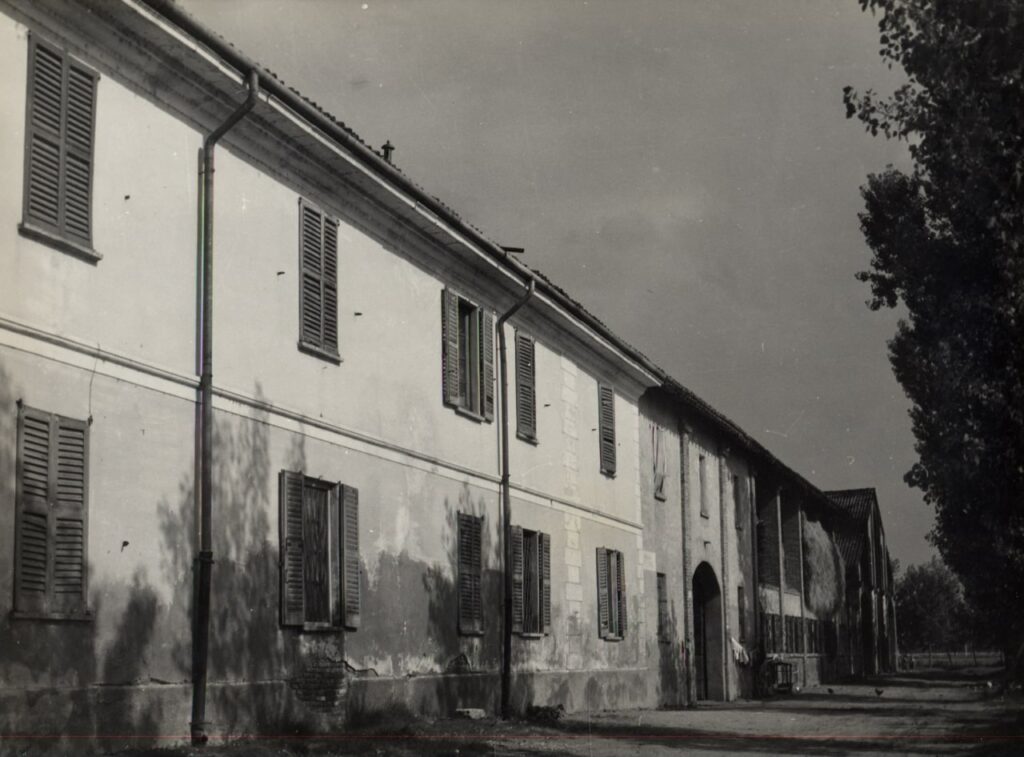 Badile, Casa del fittabile e rustici (foto di Carlo Ciocca, 1953)
