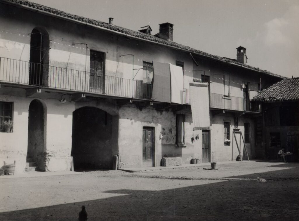 Balsamo, Casa civile (foto di Carlo Ciocca, 1953)