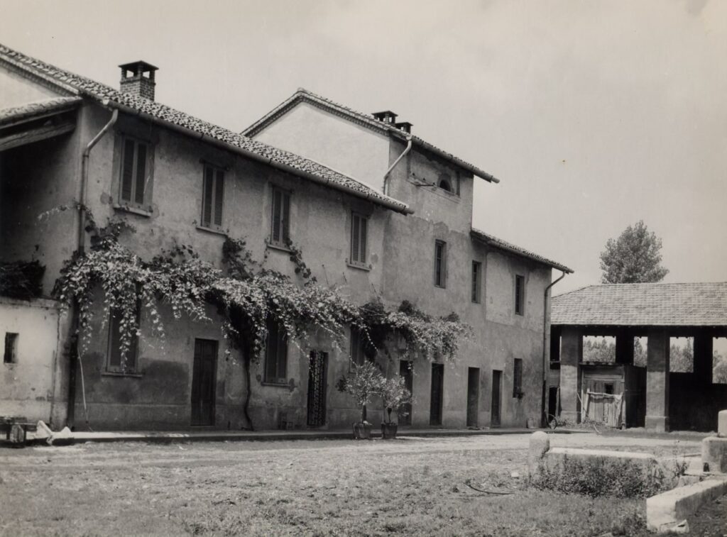 Bettola di Rosate, Casa del fittabile e contadini (foto di Carlo Ciocca, 1953)