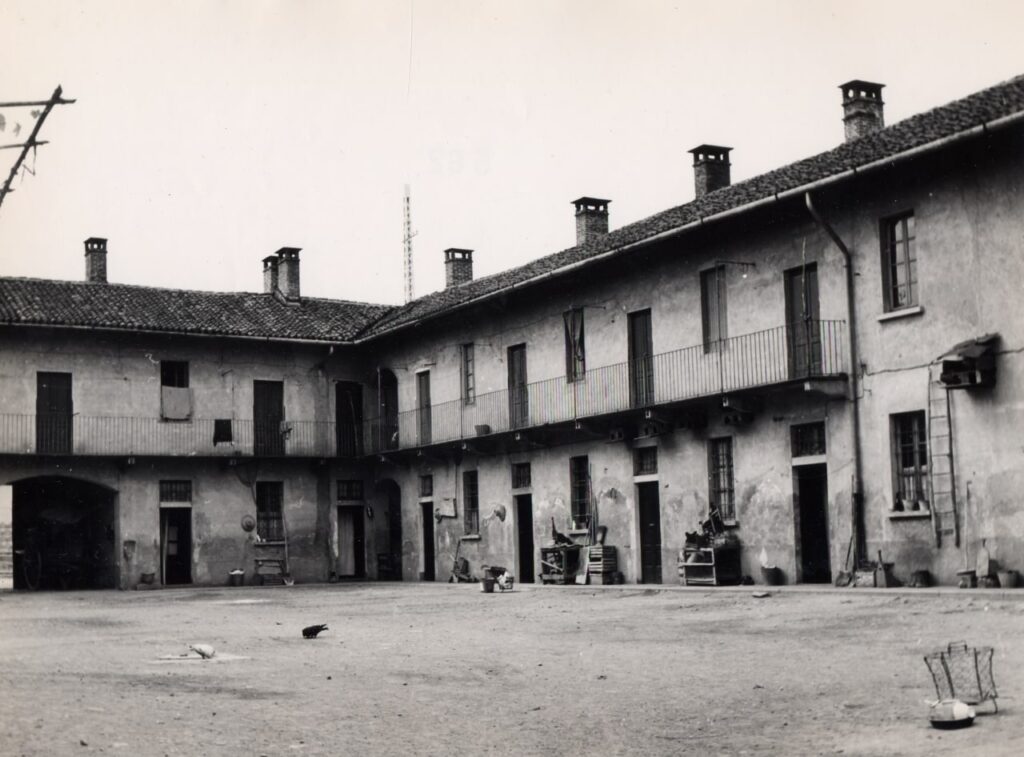 Cascina Maggiore di Gaggiano, Case coloniche (foto di Carlo Ciocca, 1953)